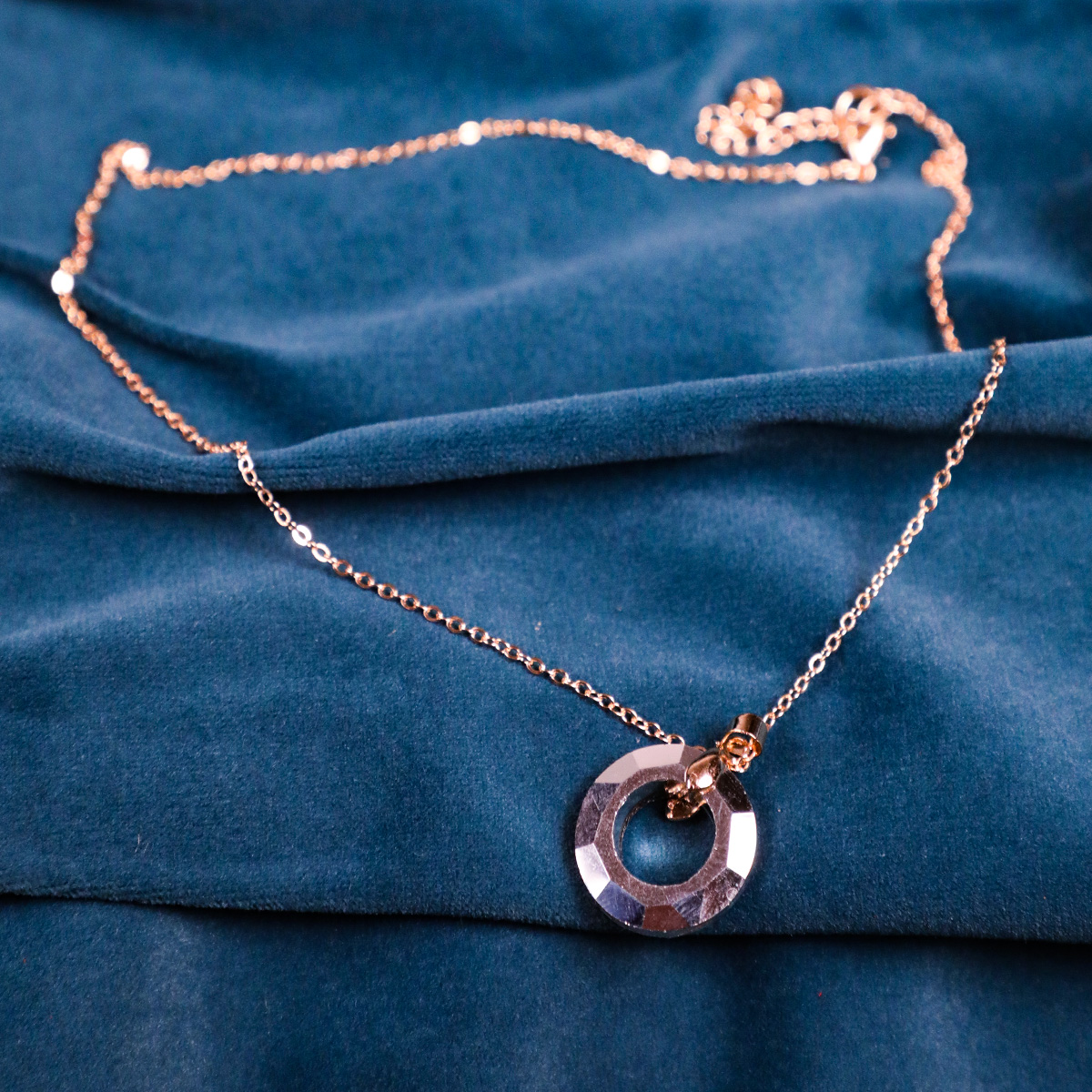 Golden Chain with Round Pendant - Image 2