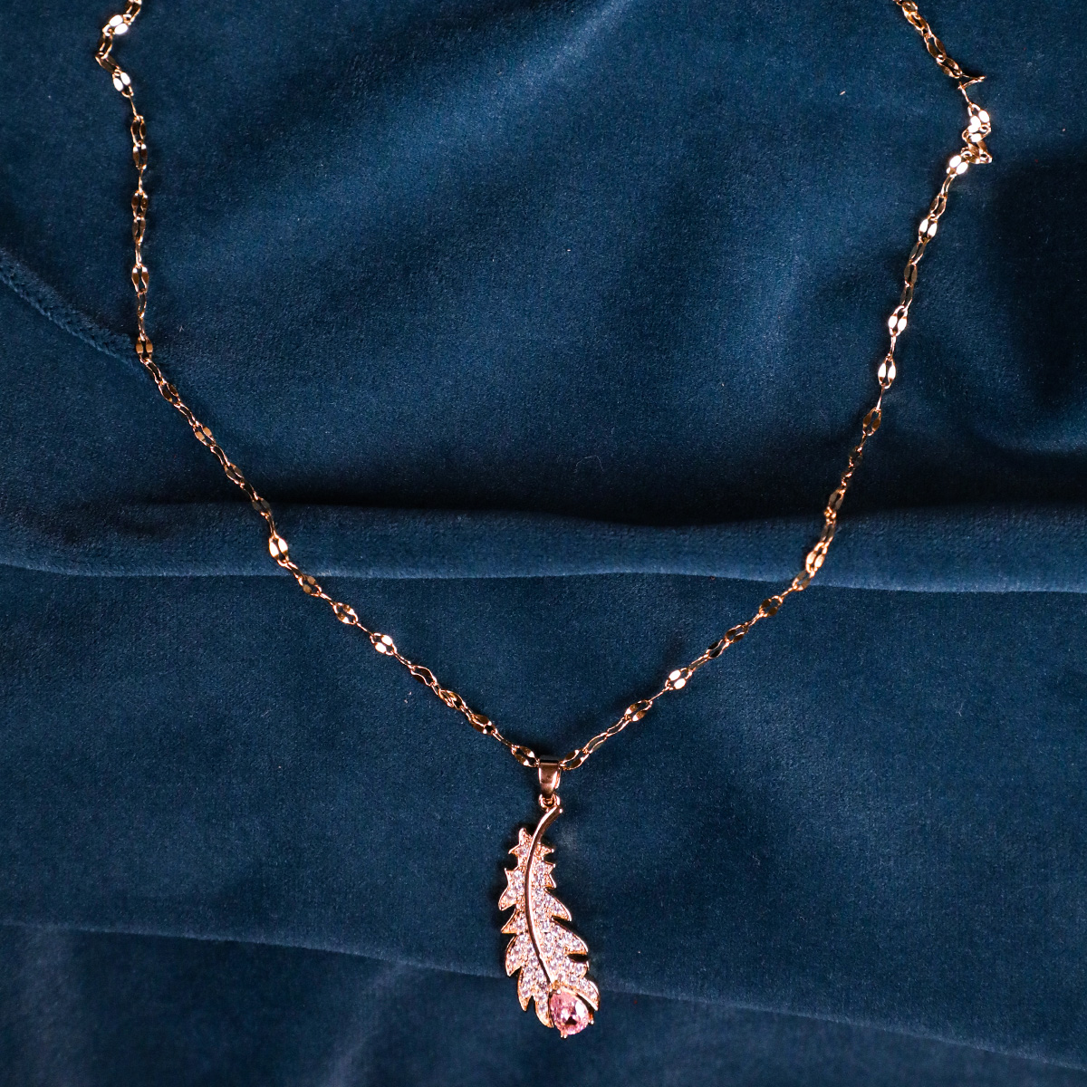 Golden Chain with Pendant - Image 3